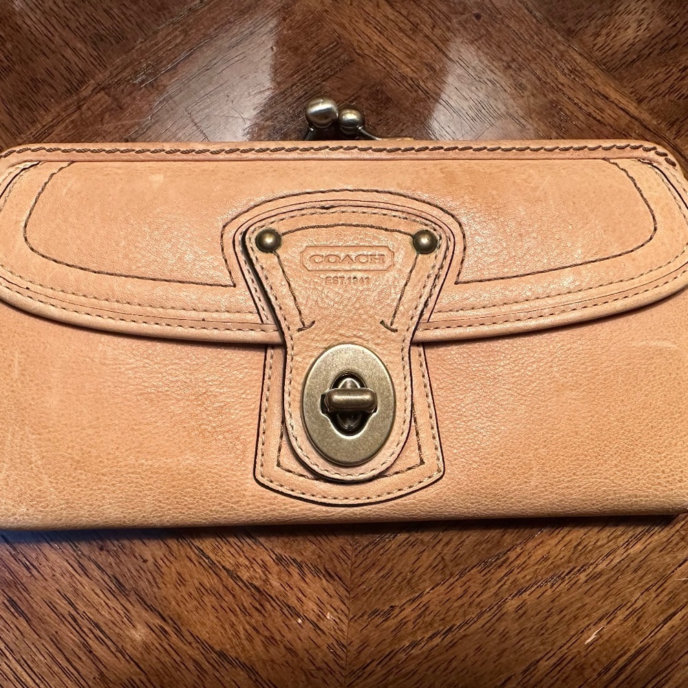 Coach Legacy 65th Anni Collection Turnlock Kiss Lock Wallet Camel EUC Y2K Rare